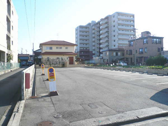 別明町　第1駐車場（12台）　通路広々♪