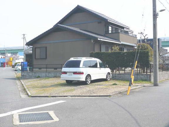 島崎　第2駐車場（4台）