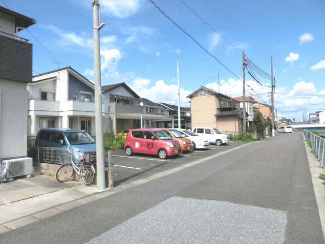木曽川町黒田　第1駐車場（9台）＋ガレージ（2台）