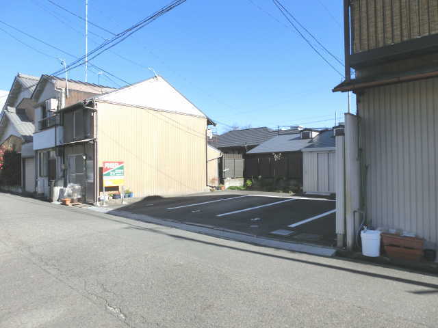 大江　第2駐車場（8台）　大雄会南館まで徒歩2分・市役所まで徒歩5分