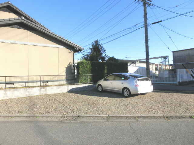 島崎　第2駐車場（4台）