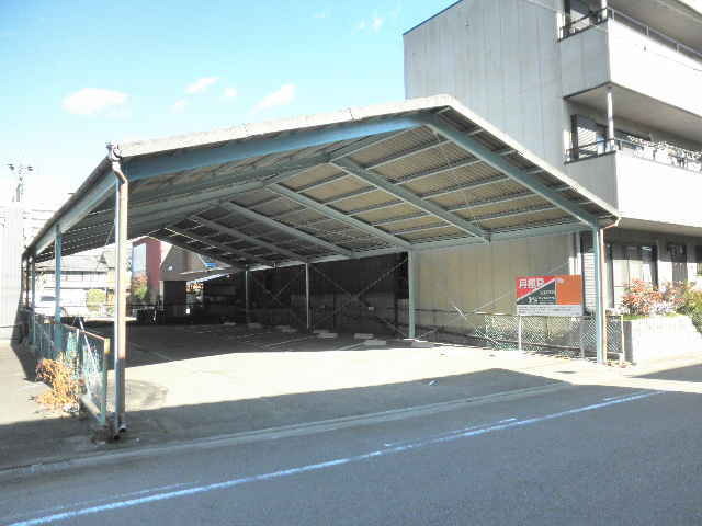 松降　第8駐車場（8台）　屋根付き駐車場♪